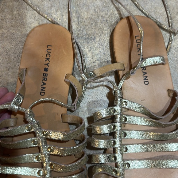Lucky Brand Women's Gold Sandals size 8 - Picture 3 of 6